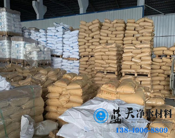 聚丙烯酰胺能有效改善土壤結構.jpg 聚丙烯酰胺能有效改善土壤結構.jpg